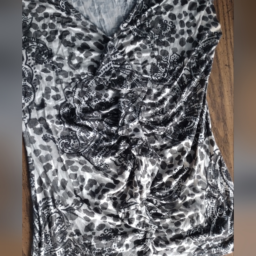 Stylish Brown and Gray Ruffled Top - Picture 8 of 11